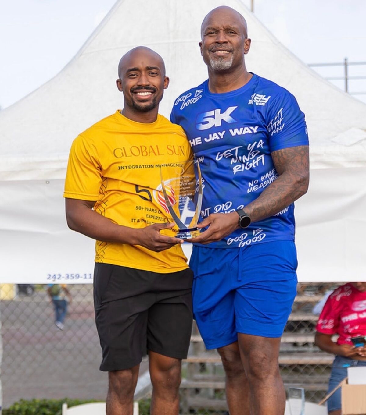 Global Sun Integration receives a sponsor award at the 10th Anniversary 5K The Jay Way